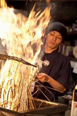 豪快な炎で焼き上げる高知名物 わら焼き専門店 わらやき屋 横浜 が 16年11月14日 月 グランドオープン Ddホールディングスのプレスリリース