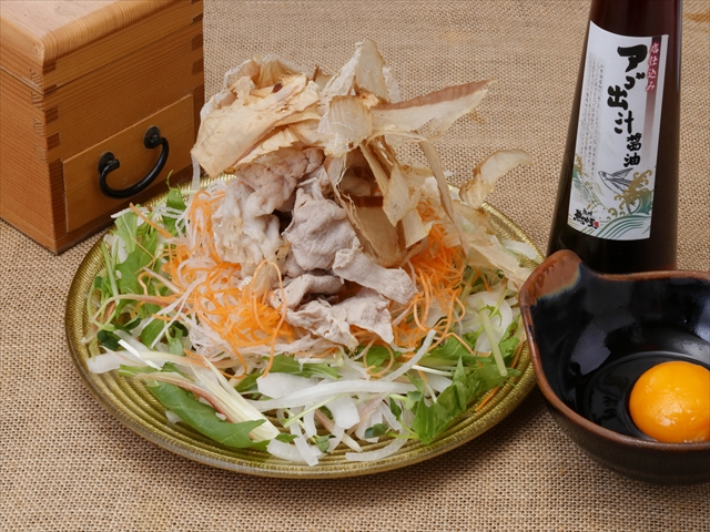 人気商品は 五島 あご出汁 しゃぶしゃぶ 五島うどん セット 4〜5人前 豚バラ 鍋 柚子胡椒 焼きあご 濃縮 スープ ギフト 五島市 NEWパンドラ  PAD004