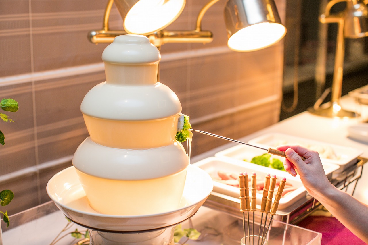 時間無制限 1000円からチーズ料理が食べ放題 銀座ランチビュッフェ とろ りチーズと野菜のランチフェア 開催 The Bagus Place Ddホールディングスのプレスリリース
