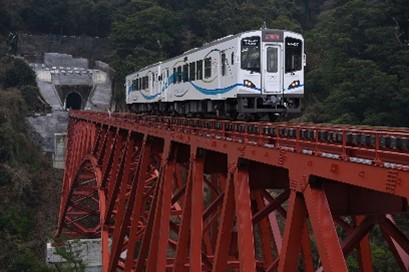 ＜南阿蘇鉄道　第一白川橋梁と車両＞