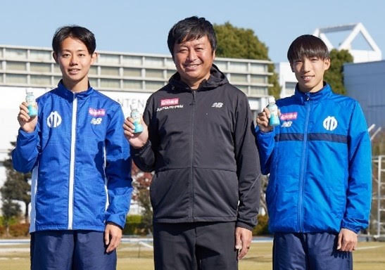 （左）藤原優希選手 （中央）長門俊介監督 （右）三浦龍司選手