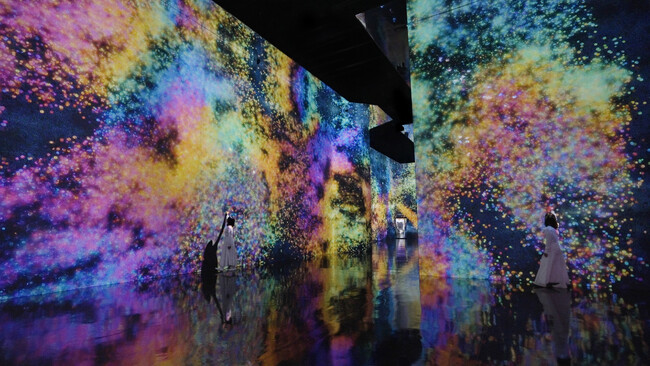 チームラボ《Autonomous Abstraction》Courtesy teamLab Borderless, Jeddah (C) チームラボ