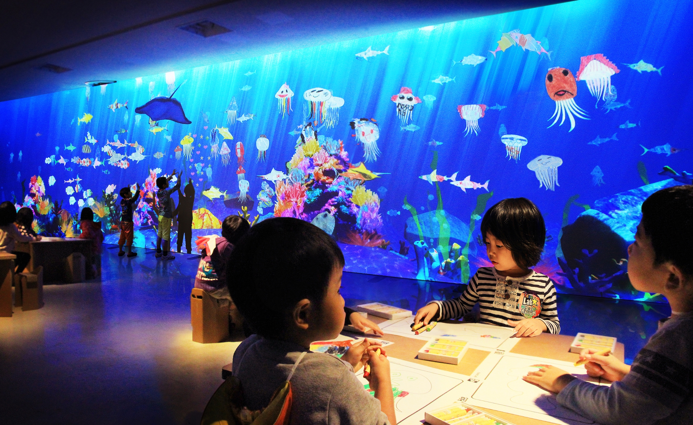 「チームラボ 学ぶ！未来の遊園地」を、阪急うめだホール（大阪）にて開催。2019年7月18日オープン、前売りチケット販売中