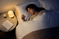 睡眠前の深呼吸サポートデバイスston s(ストンエス)使用で睡眠の質が向上!?忙しい中でも“深い呼吸で睡眠投資”。夜の呼吸習慣のご提案
