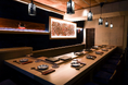 【鮨よしかわ 恵比寿、全席カウンターにリニューアル】光と影が織りなす新空間で、職人の手仕事を間近に体感。