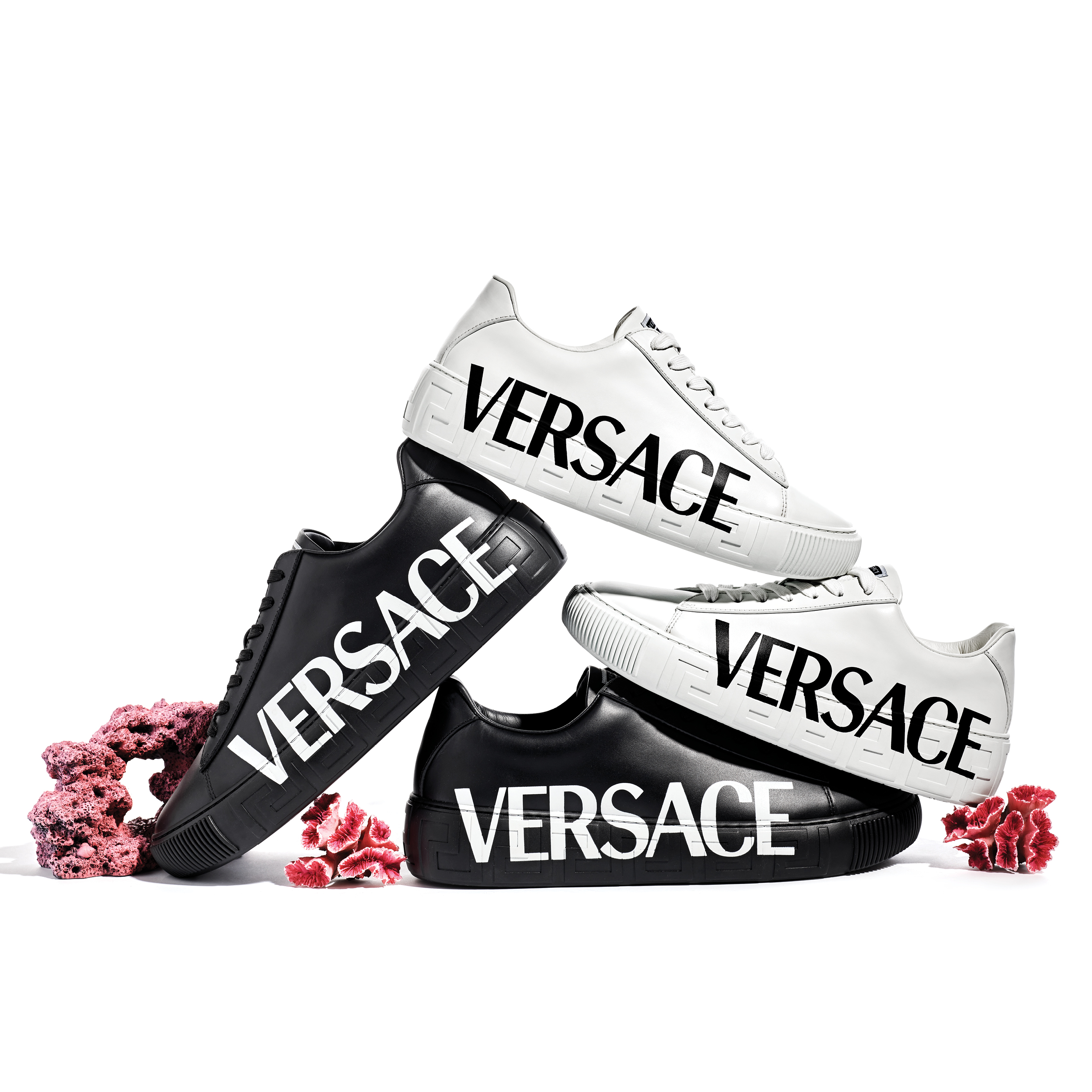 にもお VERSACE スニーカーの通販 by カイ ハジメ's shop