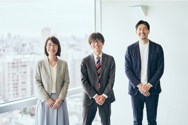 写真左からmichinaru横山、アトムメディカル株式会社 須田様、michinaru菊池
