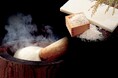 愛知の老舗和菓子店「お亀堂」が朝作りにこだわったつきたての柔らかいお餅を12/28から販売 12/22までのご予約でお得!