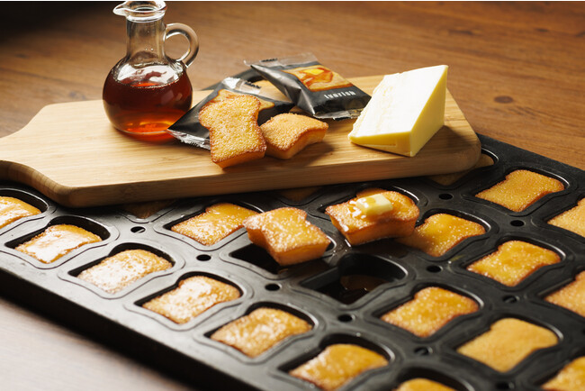 フレンチトーストフィナンシェ 6個入 972円/12個入り 1,944円/24個入り 3,780円(全て税込) フレンチトーストフィナンシェ 6個入 972円/12個入り 1,944円/24個入り 3,780円(全て税込)