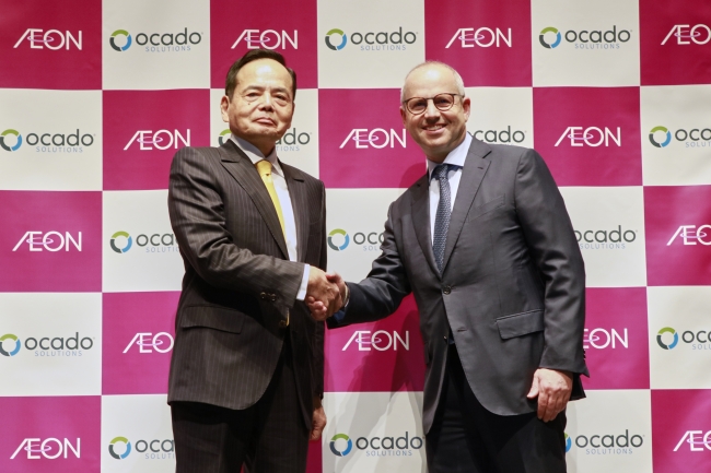 左より）イオン（株）代表執行役社長 岡田元也　Ocado CEO ティム・スタイナー
