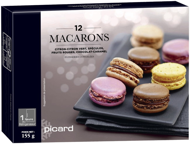 4種類のマカロン (レモン、スペキュロス、赤いフルーツ、チョコレート) 4種類のマカロン (レモン、スペキュロス、赤いフルーツ、チョコレート)