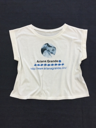 ARIANA GRANDE IMAGE SHORT T