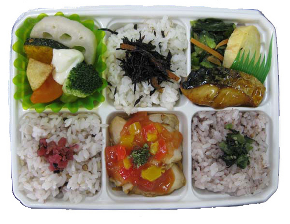 トップバリュ 彩り野菜弁当（ローストチキン）