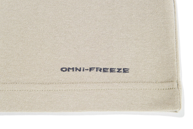 OMNI - FREEZE ZEROは汗を利用したコロンビア独自の冷却テクノロジー。