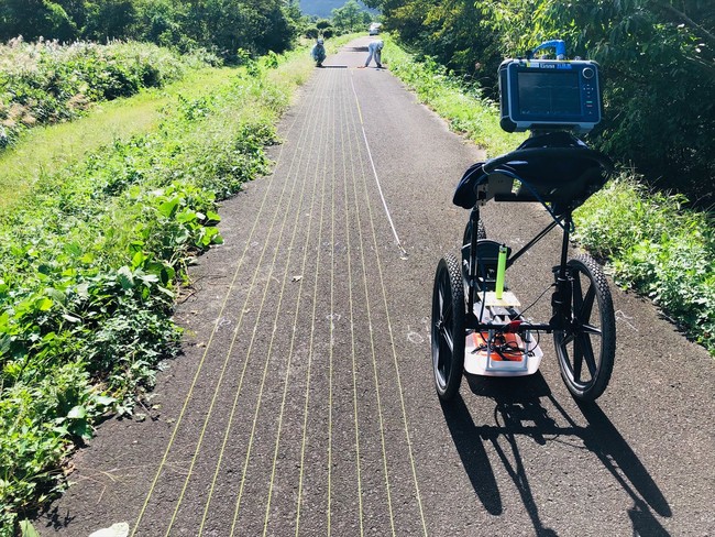 自動点検ロボットの道路空洞調査