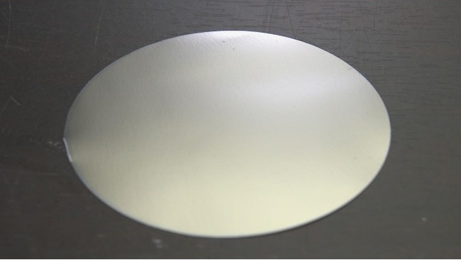 実用レベルの大径バナジウム金属膜（直径85mm）