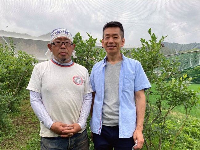 ブルーベリー農家澤村さん（左）とグランシェフ藤岡（右）