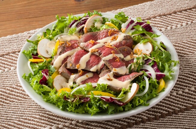 牛肉のガーリックチーズサラダ 牛肉のガーリックチーズサラダ