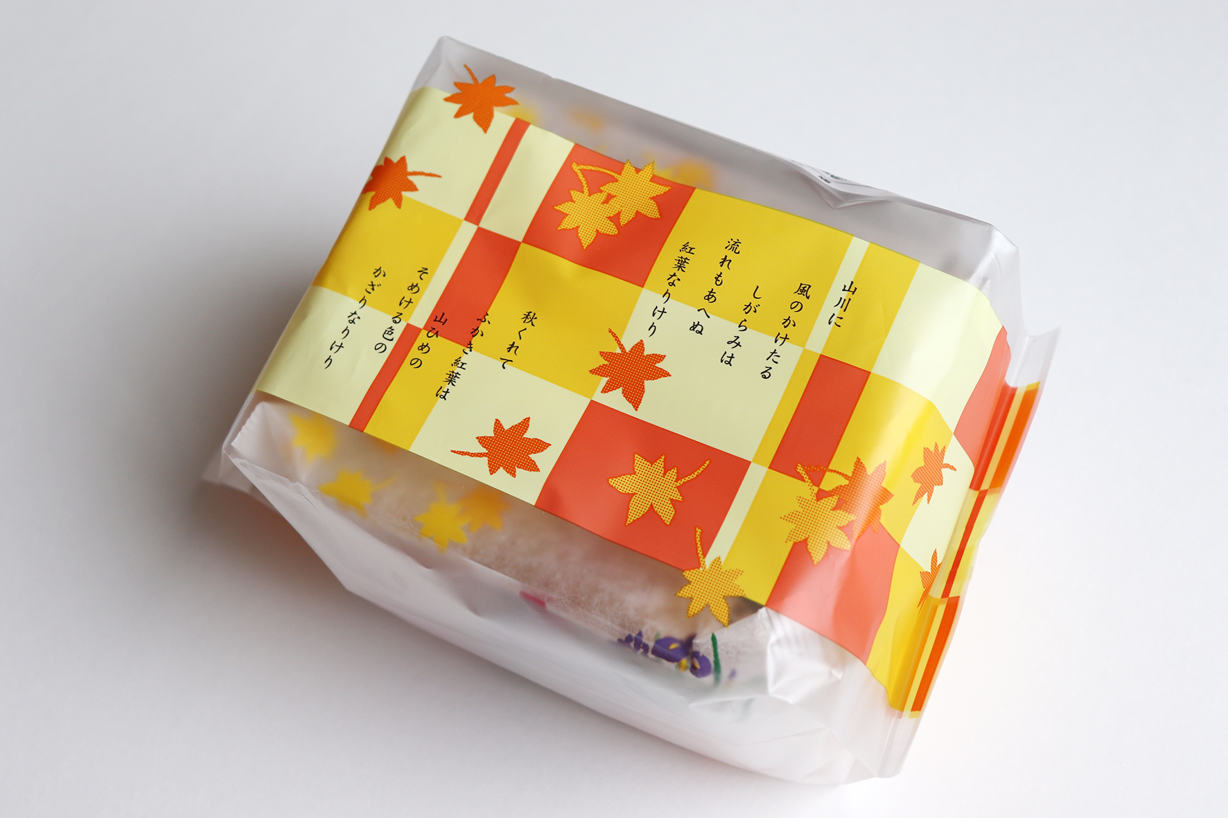 富山柿山の定番商品 歌づくしが秋限定パッケージで発売！銘店売場に秋の季節感を演出します!! 日の出屋製菓産業 ｜日の出屋製菓産業株式会社のプレスリリース