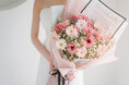 “感謝”の花言葉を持つ花のみで束ねた両親贈呈用花束「Blooming Thank You」3種が新登場。HIBIYA KADAN WEDDINGが全国の提携ホテル・ゲストハウス・専門式場で受注開始。