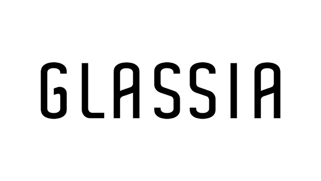 GLASSIA（グラシア）というネーミングは眼鏡を意味する『GLASS』と、スペイン語で感謝を意味する『gracias（グラシアス）』を合わせた造語です