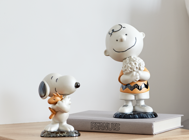 リヤドロ」 から PEANUTS コミック生誕 70 周年を記念して、チャーリー