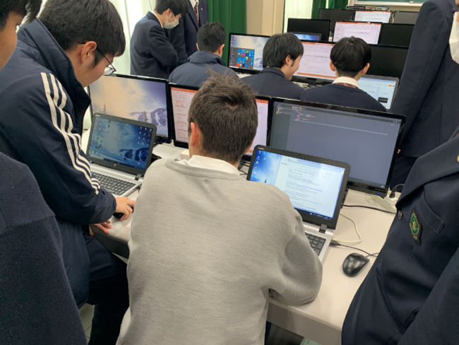 大阪電気通信大学高等学校様保護者の負担