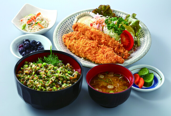 ボリュームたっぷり「やたら信州地鶏ササミカツ定食」 ボリュームたっぷり「やたら信州地鶏ササミカツ定食」