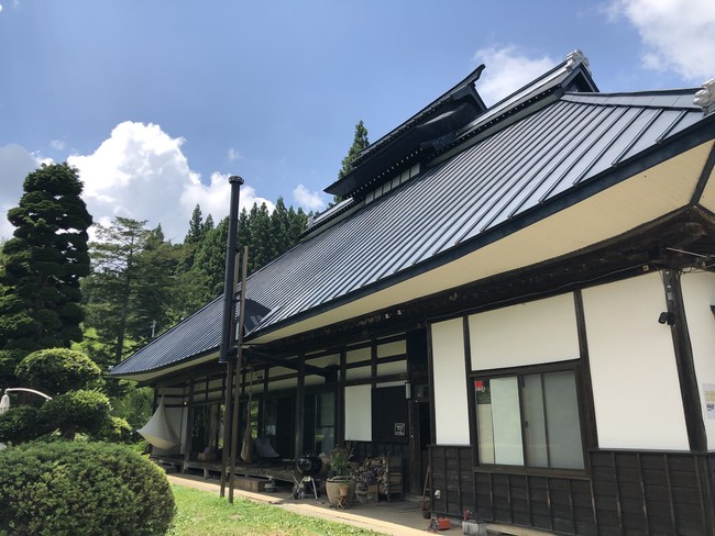 拠点となる「Cafe&Farm Stay 古民家カフェ　のらのら」