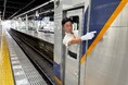 駅係員と乗務員が必要に応じクールネックリングを着用します～熱中症予防および従業員エンゲージメントの向上～