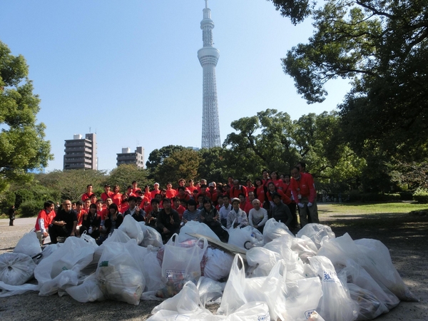  ＜J:COM CLEAN UP OUR TOWN 2014＞　区立隅田公園（東京都墨田区）での清掃活動
