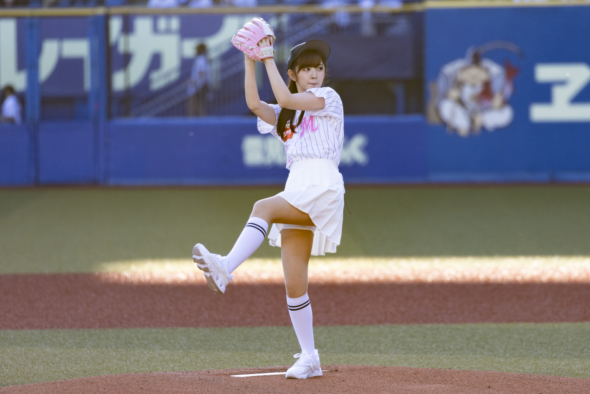 鈴木愛理さんが3年連続3度目の始球式に挑戦 念願のノーバウンド投球にあと一歩！！「表現できないレベルの悔しさです！！」｜j Comのプレスリリース