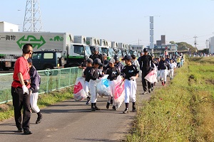 CLEAN UP OUR TOWN 2015 土浦全国花火競技大会の翌日に実施した際の様子