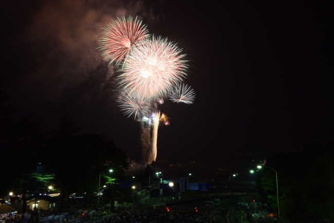 仙台の夏の夜空を彩る風物詩 仙台七夕花火祭 8月5日 土 18 30よりj Com仙台 で今年も生中継 地域情報アプリ ど ろーかる でライブ配信 J Comテレビでの全国放送も J Comのプレスリリース