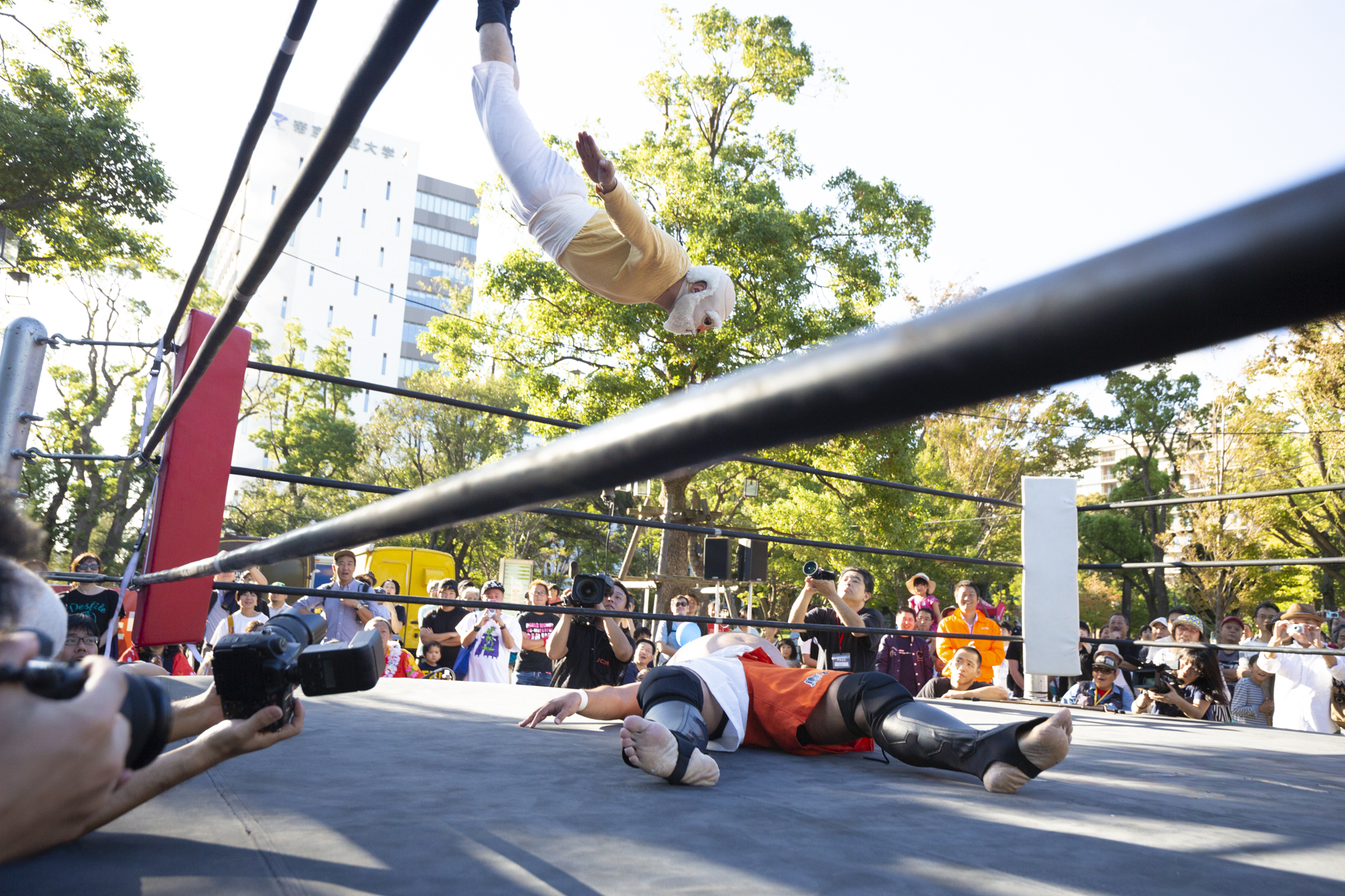 ブル中野さんが 中野区観光大使 に就任 引退後初プロデュースとなるプロレス試合を開催 ブル中野 中野区長の異色タッグによる実況 対談中野をプロレスの町に J Comのプレスリリース