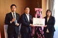 みちのくコカ・コーラボトリング、ベルジョイスとの共同企画「ピンクリボン運動推進キャンペーン」の売上の一部をいわてピンクリボンの会へ寄付