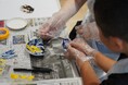 みちのくコカ・コーラボトリング、地元企業と共同した体験型学習イベント「日本の伝統工芸を体験しよう！金継ぎ体験会」を開催