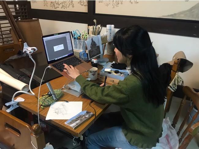 滞在製作中の高橋奈