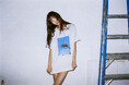 アニエスベー、新作アーティストTシャツを発売
