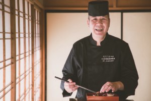 日本料理統括料理長：百谷正喜（ももたに　まさき）氏
