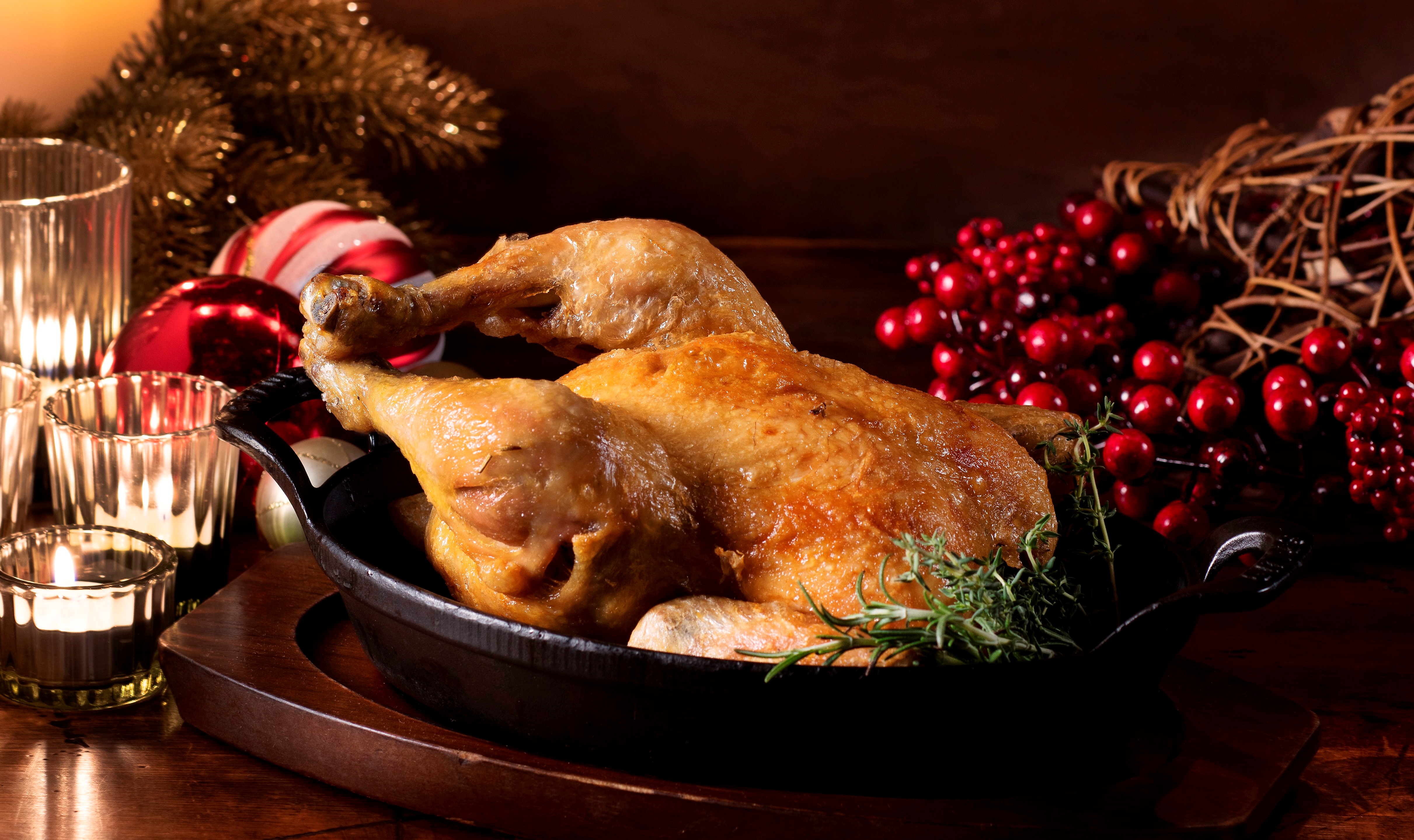 【クリスマス期間限定テイクアウト商品】ミシュラン星レストランのクリスマスケーキとこだわりのローストチキン｜株式会社