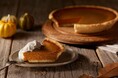 【ピーター・ルーガー・ステーキハウス 東京】伝統の味を秋の装いで──「パンプキンパイ」期間限定販売