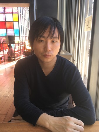 仮想通貨小説で第160回芥川賞を受賞した作家 上田 岳弘 氏と グラコネ がコラボ