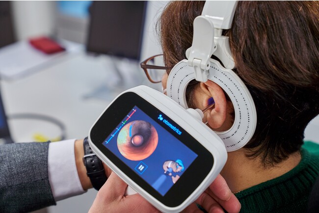耳の形状をレーザーでスキャンし立体化するスキャナー(OtoScan) 耳の形状をレーザーでスキャンし立体化するスキャナー(OtoScan)