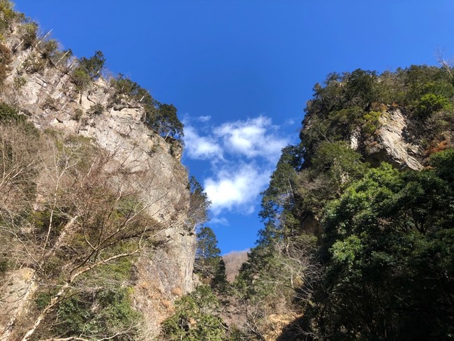 檜原村随一のパワースポット「神戸岩」