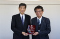 新コスモス電機　ISO 9001認証 30年継続を記念してJIA-QAセンターより記念盾を贈呈されました