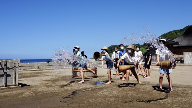 石川県能登町の小学生 6年生 29人が参加 奥能登珠洲市で海の体験イベント さいはての珠洲 海の恵みと漂着物 を開催しました 海と日本プロジェクト広報事務局のプレスリリース