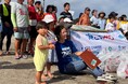 晴天の下、「スズキヤ×湘南ビーチFM 合同ビーチクリーン&ビーサン飛ばし大会」を開催しました!