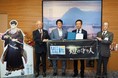 山口県下関市「角島灯台」を擬人化したキャラクターが完成！「燈の守り人」製作委員会プロデューサーが前田晋太郎市長を表敬訪問しキャラクター贈呈式を実施しました