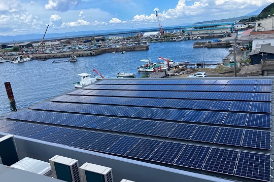 鹿屋市漁協 加工場、屋根上太陽光パネル